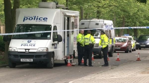 停車場躺著無名男屍,加拿大法醫靠一個輪胎印,步步為營找到真兇 停車場躺著無名男屍,加拿大法醫靠一個輪胎印,步步為營找到真兇