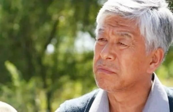 張洪傑帶癱瘓妻子拍戲,被兒女吸血,曾坦言:身後十幾匹“狼” 張洪傑帶癱瘓妻子拍戲,被兒女吸血,曾坦言:身後十幾匹“狼”