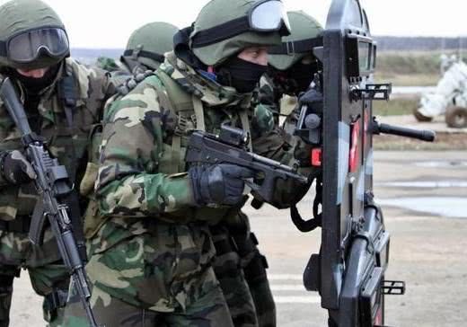 現代盾牌能不能防彈?如果護頭不護腳,為何警察巷戰時人手一塊? 現代盾牌能不能防彈?如果護頭不護腳,為何警察巷戰時人手一塊?