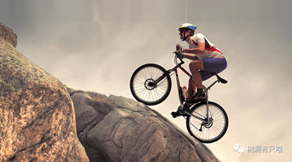 俞敏洪抖音直播被封，教培航母艱難求存，普通創業者該如何自處？