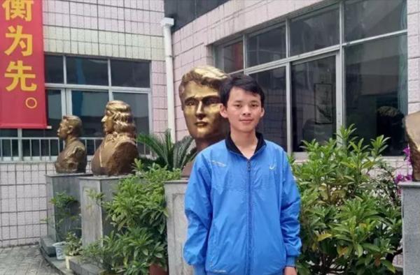 中考775.5分全州第一,高考707全縣第一,寒門學子上了北大 中考775.5分全州第一,高考707全縣第一,寒門學子上了北大