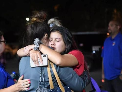 見死不救也合法?美國警察:我們保衛的是憲法,不是老百姓的死活 見死不救也合法?美國警察:我們保衛的是憲法,不是老百姓的死活