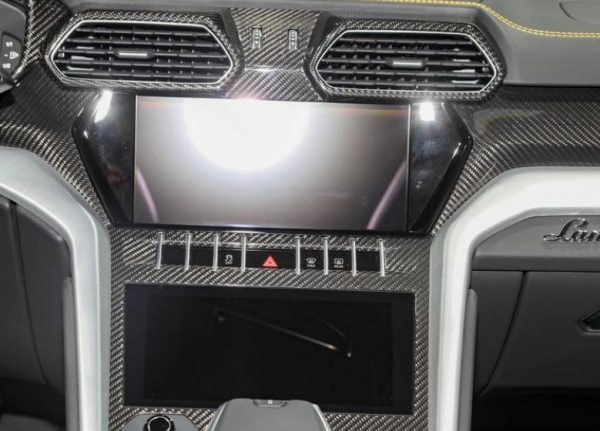 SUV中的天花板,蘭博基尼Urus實力展示,搭載4.0T V8引擎 SUV中的天花板,蘭博基尼Urus實力展示,搭載4.0T V8引擎