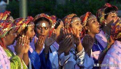 摩洛哥習俗:“新娘市場”,男人在集市中選“新娘” 摩洛哥習俗:“新娘市場”,男人在集市中選“新娘”