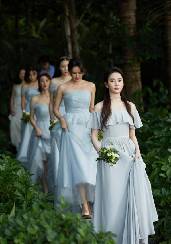 管你是真姐妹還是偽閨蜜,女明星同框即比美,誰醜誰尷尬 管你是真姐妹還是偽閨蜜,女明星同框即比美,誰醜誰尷尬