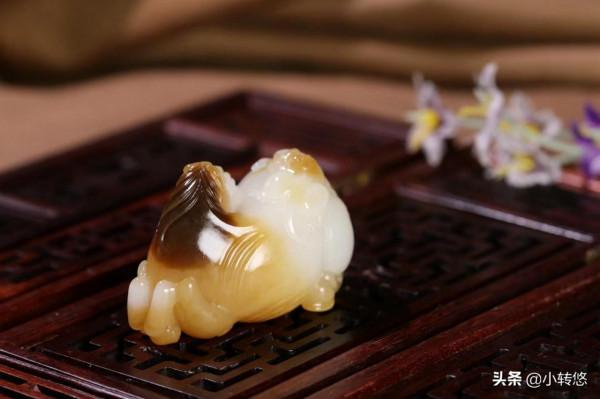 巨龍騰空而起,暢遊戲珠,飛龍形態各異,霸氣十足 巨龍騰空而起,暢遊戲珠,飛龍形態各異,霸氣十足