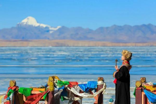 西藏羊卓雍措裡的魚，多達8億公斤，為啥無人敢吃？