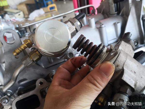 大眾高爾夫1.4T差點開報廢，燒機油、燒防凍液、缺缸大修一次解決