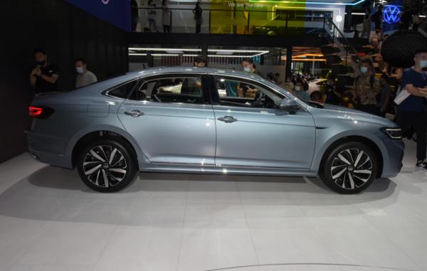 打破刻板印象，這款車的前臉回頭率拉滿，時尚感比之前更強