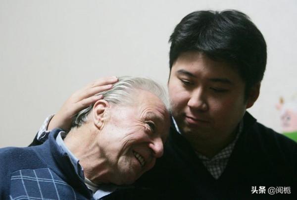 跨越重洋的關愛,中國小夥報答瑞士好房東,將其接回中國養老送終 跨越重洋的關愛,中國小夥報答瑞士好房東,將其接回中國養老送終