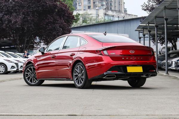 配2.0T+8AT,尺寸比雅閣還大,可月售僅712臺,索納塔翻身無望? 配2.0T+8AT,尺寸比雅閣還大,可月售僅712臺,索納塔翻身無望?