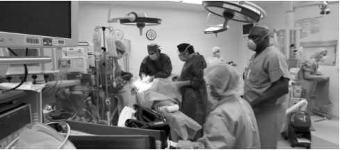 美國肥胖夫妻，兩人體重加起來超過1200斤，走幾步都累得不行