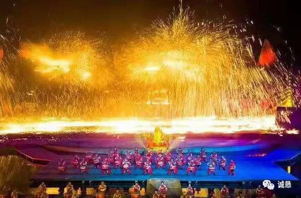 鳳凰歡樂谷的聯想