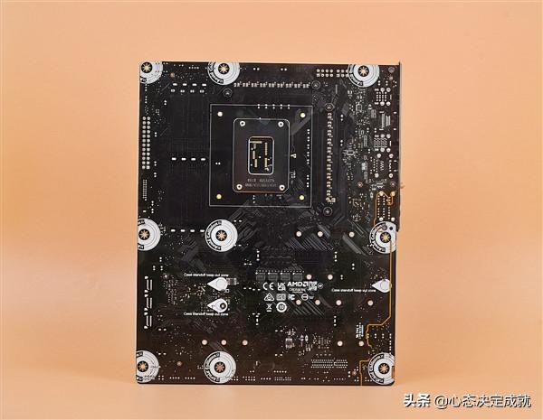 微星MPG Z690黑暗版來了,CPU覆蓋金屬散熱裝甲,記憶體頻率6666MHz 微星MPG Z690黑暗版來了,CPU覆蓋金屬散熱裝甲,記憶體頻率6666MHz