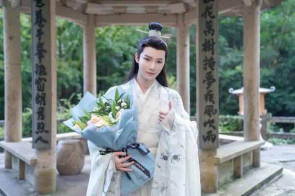 楊超越新劇殺青了,李岱昆一人挑戰兩角,“超虐”人設能否勝任? 楊超越新劇殺青了,李岱昆一人挑戰兩角,“超虐”人設能否勝任?