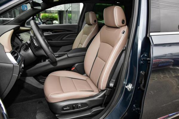 鐵了心想扳倒途昂,標配2.0T+9AT,昂科旗連降近3萬,真的厚道嗎 鐵了心想扳倒途昂,標配2.0T+9AT,昂科旗連降近3萬,真的厚道嗎