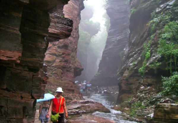 相約龍潭大峽谷,感受它的雄闊與深幽之美 相約龍潭大峽谷,感受它的雄闊與深幽之美