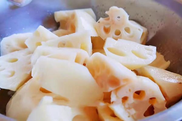 排骨藕湯好不好喝?關鍵在於這3步,教你湖北人正宗做法,真好喝 排骨藕湯好不好喝?關鍵在於這3步,教你湖北人正宗做法,真好喝