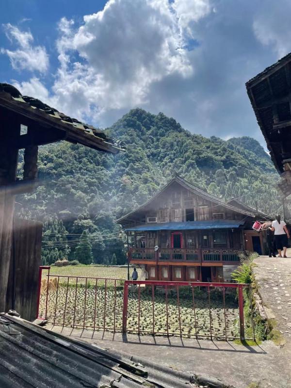 我走進了貴州大山深處的布依族村落,這裡藏著治癒系的秘境寶藏 我走進了貴州大山深處的布依族村落,這裡藏著治癒系的秘境寶藏