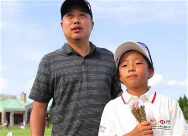 劉國樑女兒打高爾夫7歲奪冠，8歲獲兩位數獎牌，幾乎沒有對手