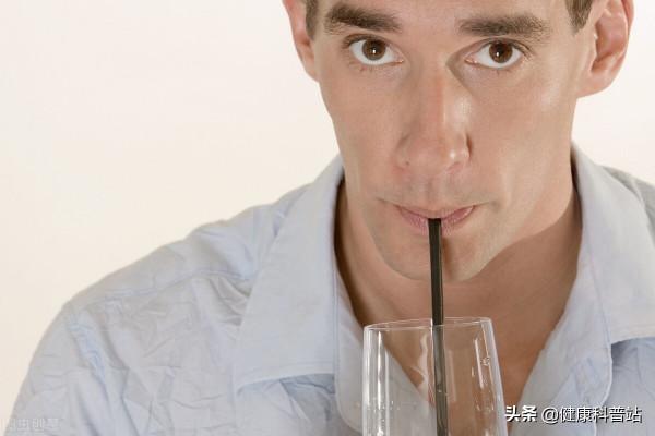 剛喝完水一會兒排尿，是腎臟不好嗎？