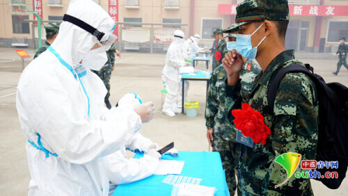 新兵入伍第一天：爸媽，戰友對我都挺好