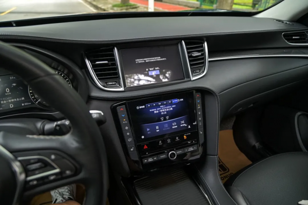 二手英菲尼迪QX50：25萬買中型豪華SUV，四缸堪比六缸穩