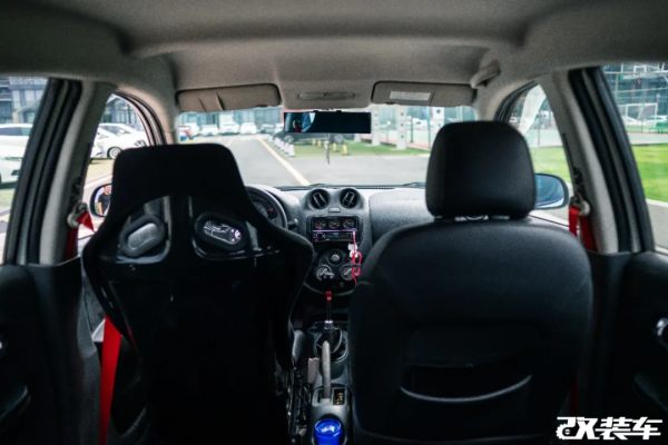 全國僅此一輛戰神GT-R的小表弟，沒想到nismo還有買菜功能