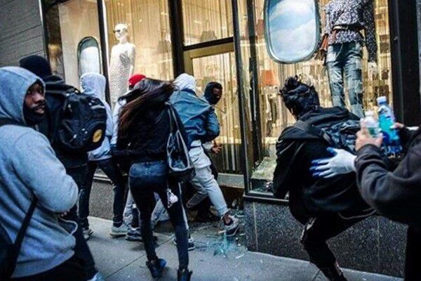 喬新生：美國的“零元購”何時休