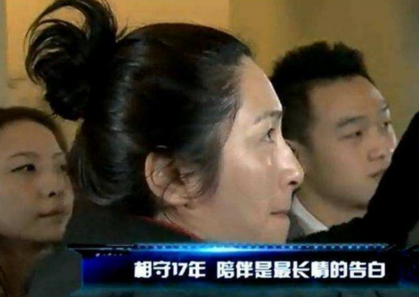 以“保姆”身份照顧古巨基22年,52歲高齡生娃,陳韻晴到底圖啥? 以“保姆”身份照顧古巨基22年,52歲高齡生娃,陳韻晴到底圖啥?