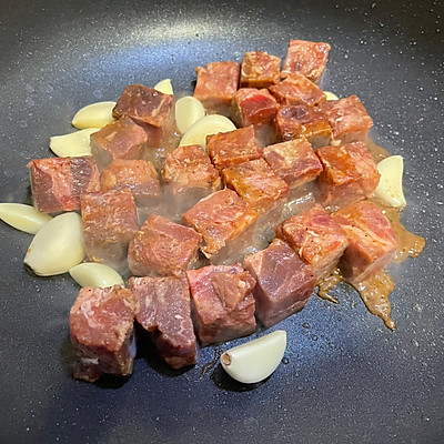 十分鐘快手菜黑椒口蘑牛肉粒，比外賣強