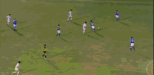 中國日本最精彩一戰!他6秒奔襲50米轟世界波 1人被撞成腦震盪 中國日本最精彩一戰!他6秒奔襲50米轟世界波 1人被撞成腦震盪