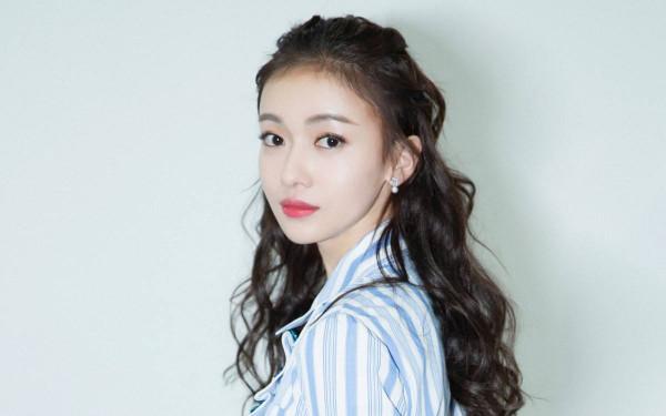 新晉女星吳謹言感情路坎坷，交了多個男友皆是渣男？還曾被家暴