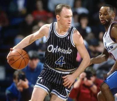 回顧NBA最難打破的個人記錄，現役庫裡入選