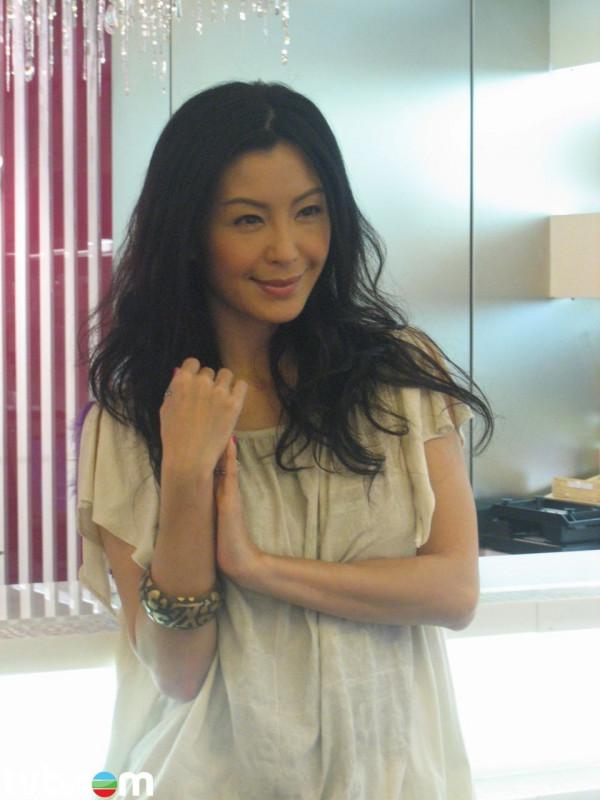 她20歲嫁入豪門,結婚不到12天,從新婚妻子變成淒涼未亡人 她20歲嫁入豪門,結婚不到12天,從新婚妻子變成淒涼未亡人