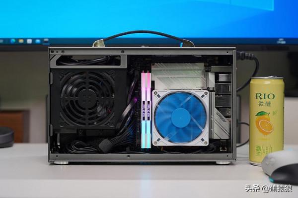 7&period;5L 小體積行動式，超頻三 蜂鳥 i100CG PRO ITX 機箱裝機分享