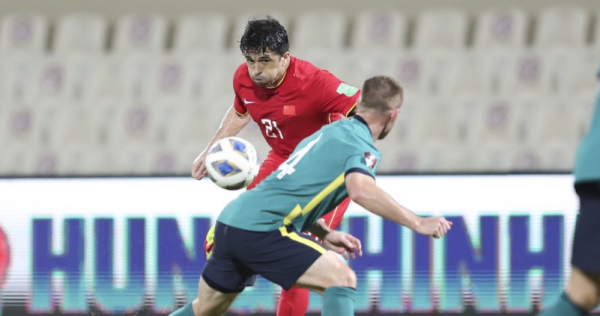 武磊點射建功！中國隊1-1戰平澳大利亞，6輪積5分，蔣光太傷退