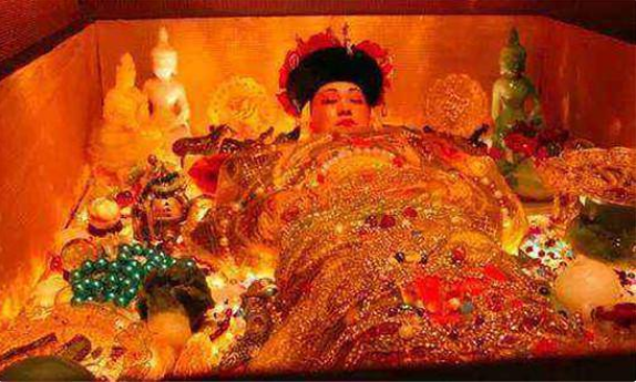 1928年,慈禧陵墓被盜,她口中價值8億的夜明珠,如今流落何方? 1928年,慈禧陵墓被盜,她口中價值8億的夜明珠,如今流落何方?