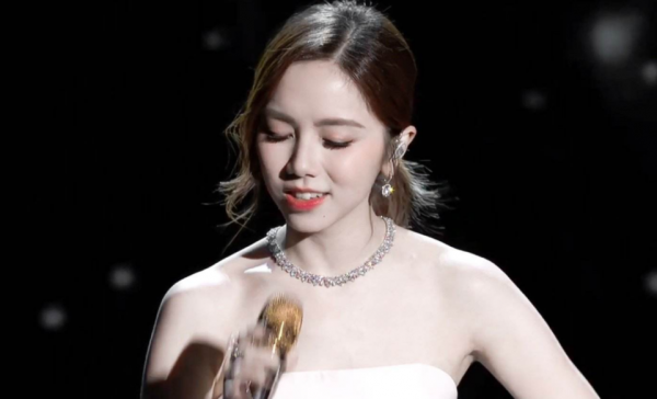 鄧紫棋：被林宥嘉拋棄，和華晨宇戀愛又遭帶球跑，情史實在太坎坷