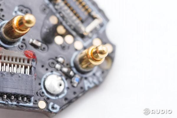 支援無線充電,綜合續航32小時,TOZO NC7真無線降噪耳機拆解 支援無線充電,綜合續航32小時,TOZO NC7真無線降噪耳機拆解