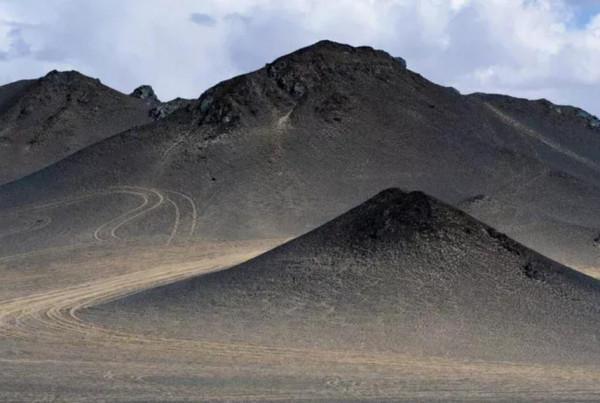 中國一處極像月球的地方，這裡的自然環境非常荒涼，孤獨而又神秘