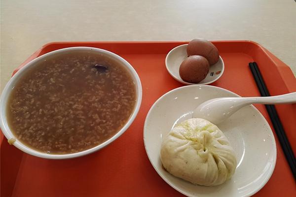 缺牙的朋友？是選擇烤瓷牙還是種植牙？補牙後的怎樣日常護理