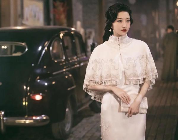 一雙涼鞋拍完整部劇？《一見傾心》很做作？景甜溫婉惹人憐