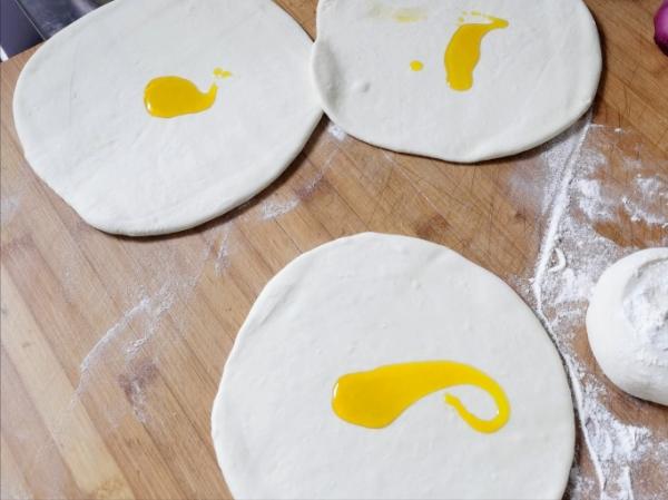 死麵大餅怎麼做才軟而不硬?該用什麼水和麵?教程來了,一看就會 死麵大餅怎麼做才軟而不硬?該用什麼水和麵?教程來了,一看就會