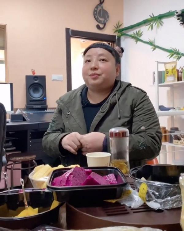 “三湘第一女笑星”何晶晶,以模仿宋丹丹走紅,曾抑鬱退圈八年 “三湘第一女笑星”何晶晶,以模仿宋丹丹走紅,曾抑鬱退圈八年