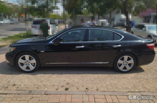 15年的車該報廢了？雷克薩斯除外！這輛LS開了15年還值20多萬