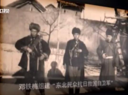 鄧鐵梅來了，快出來投降！敵人嚇破膽，義勇軍三義廟收編偽軍大隊