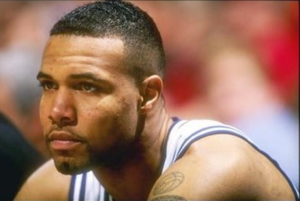 麥迪是97年首輪9號秀，當年順位在他之前的8人最終成就如何？