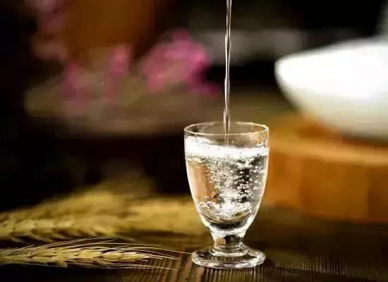 &OpenCurlyDoubleQuote;酒是陳的香&rdquo;，白酒埋地下能存18年？行家：做好3點，越放越香