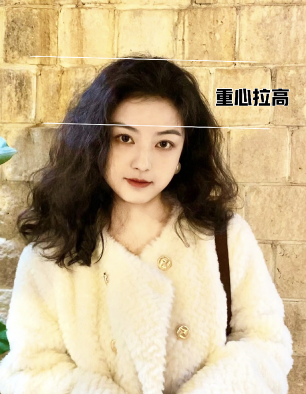 別再披頭散髮了!這4款新年髮型才絕美,氣質顯臉小 別再披頭散髮了!這4款新年髮型才絕美,氣質顯臉小